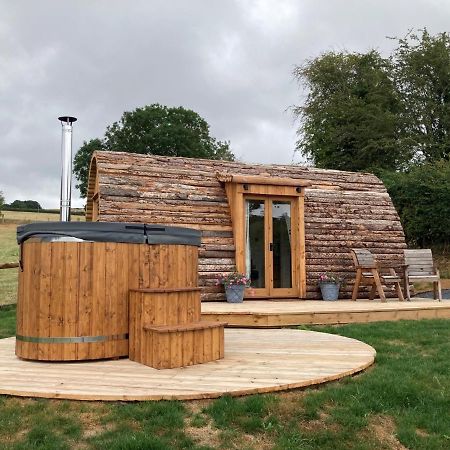 מלון מונטגומרי Delor - Bryntalch Glamping Pods מראה חיצוני תמונה