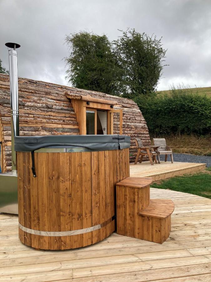 מלון מונטגומרי Delor - Bryntalch Glamping Pods מראה חיצוני תמונה