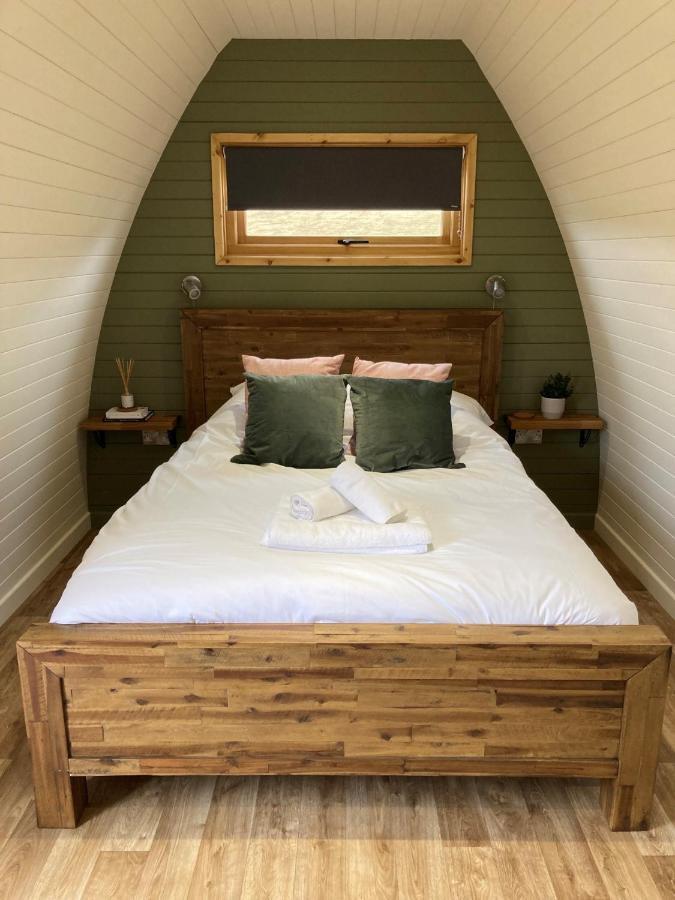 מלון מונטגומרי Delor - Bryntalch Glamping Pods מראה חיצוני תמונה